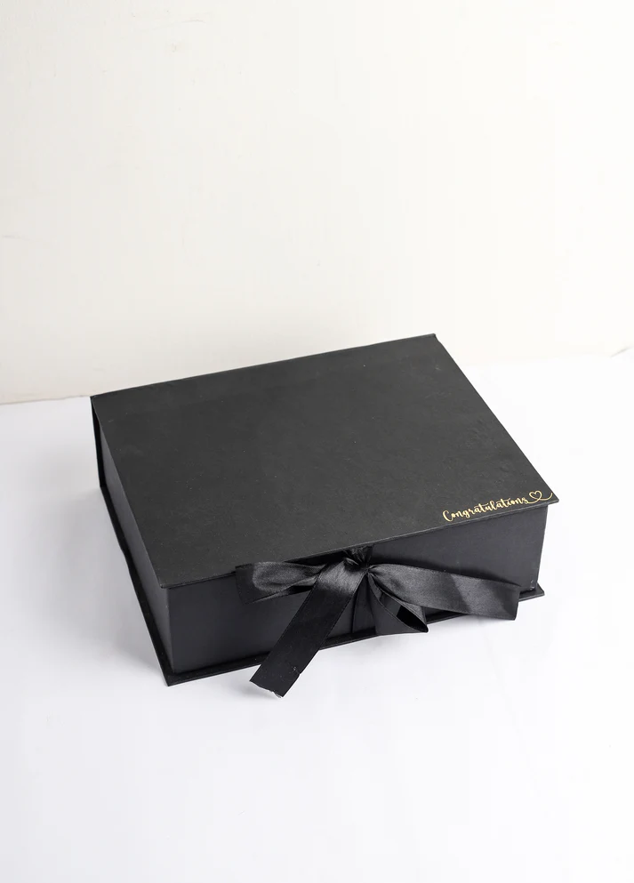 Magnetic Box With Ribbon