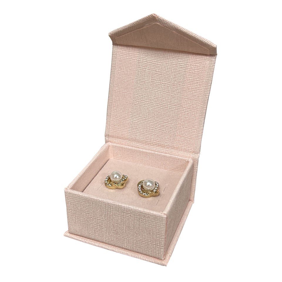 Box With Magnetic Lid