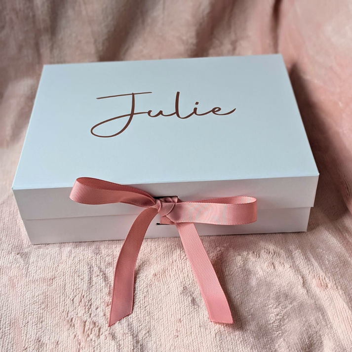 Custom-Magnetic-Box-With-Ribbon